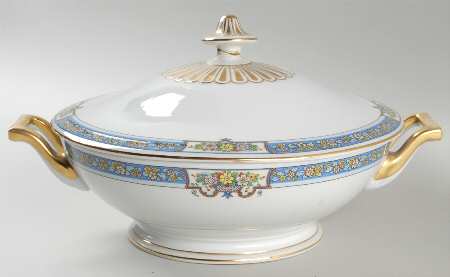Trilby Round Covered Vegetable by Thomas