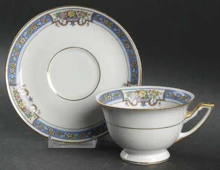 Trilby Footed Cup & Saucer Set