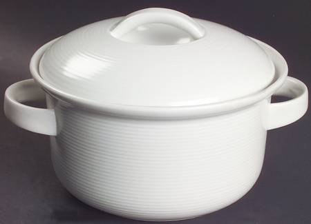 Trend White 1.5 Qt Round Covered Casserole