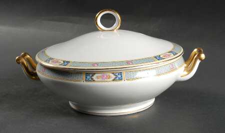 Wales (All White, No Verge) Round Covered Vegetable