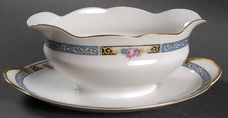 Windsor Gravy Boat with Attached Underplate