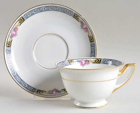 Windsor Footed Cup & Saucer Set