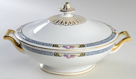 Windsor Round Covered Vegetable