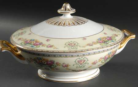 Winthrop Round Covered Vegetable