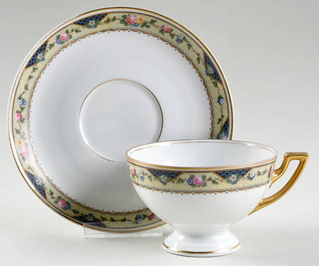 Yorke Oversized Cup & Saucer Set