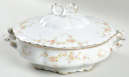 Bordeaux Round Covered Vegetable