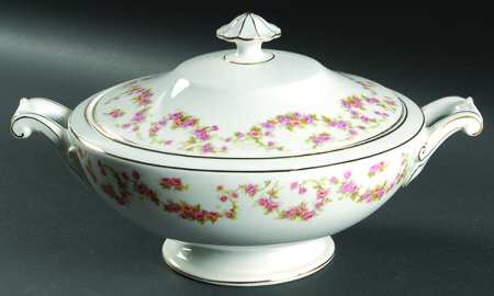 Bridal Rose (Smooth) Round Covered Vegetable