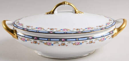 Carlton Oval Covered Vegetable by Thun