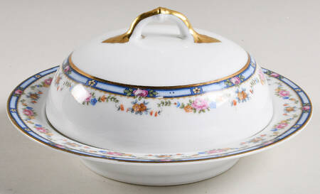 Carlton Round Covered Butter w/Strainer