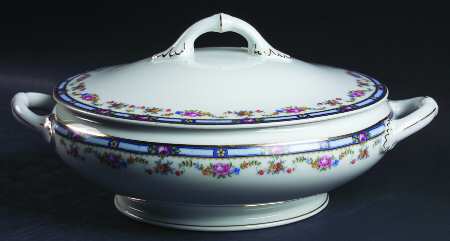 Carlton Round Covered Vegetable