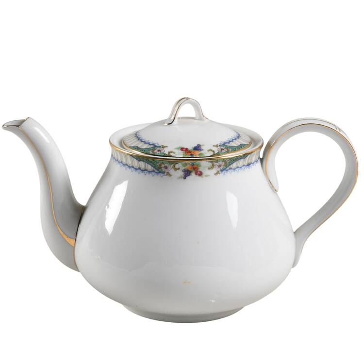 De Luxe Teapot & Lid by Thun