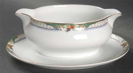 De Luxe Gravy Boat with Attached Underplate