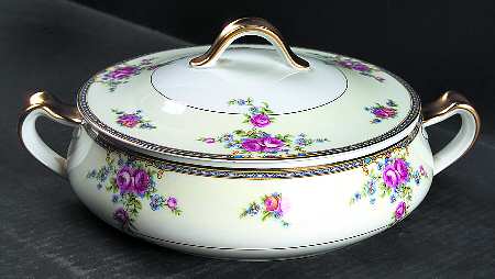 The Duchess Rose Round Covered Vegetable
