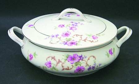 Edna Round Covered Vegetable