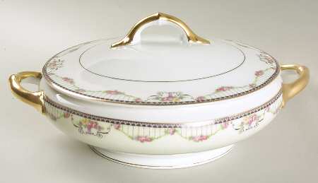 Empire (Cream Border) Round Covered Vegetable