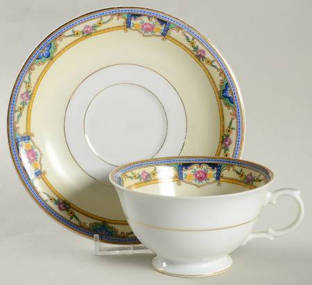 Georgia Footed Cup & Saucer Set