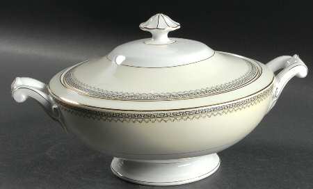 Grecian Round Covered Vegetable