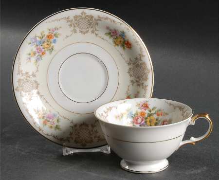 Newport (Ivory Rim) Footed Cup & Saucer Set