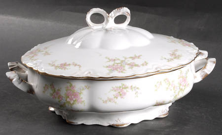 Normandie Round Covered Vegetable