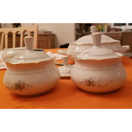 Rosebud Sugar Bowl & Lid