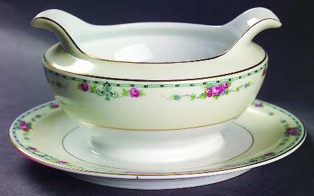 Rosewreath Gravy Boat with Attached Underplate