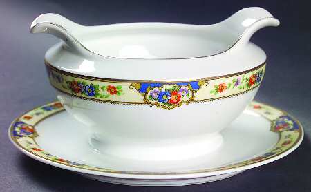 Savoy Gravy Boat with Attached Underplate