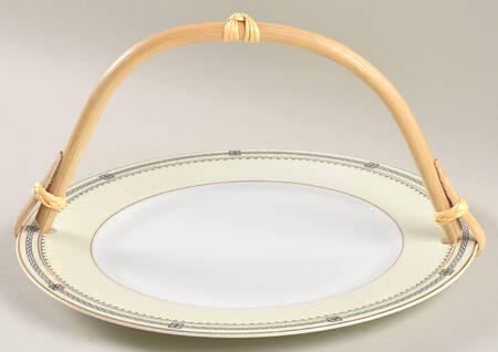 Sparta 5 3/8"-5 5/8" Bamboo Handled Serving Plate  HC