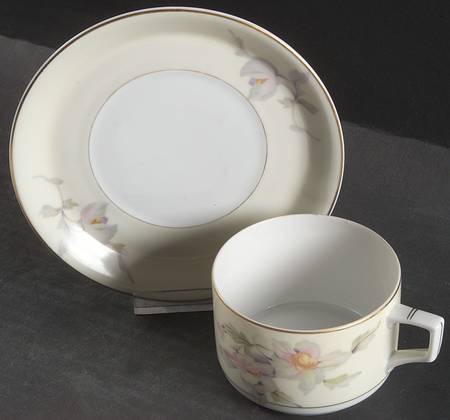 17714 Flat Cup & Saucer Set