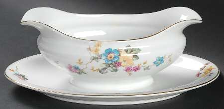 17380 Gravy Boat with Attached Underplate