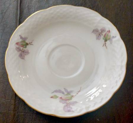 THU25 Saucer