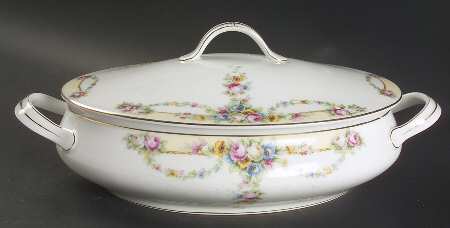 THU26 Oval Covered Vegetable