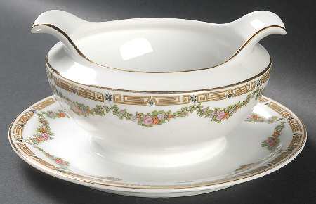 THU29 Gravy Boat with Attached Underplate