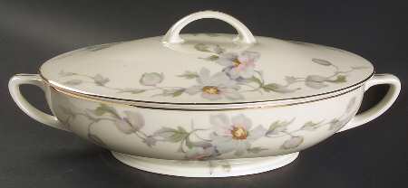 THU4 (CREAM BKGD) Oval Covered Vegetable