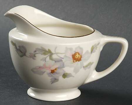 THU4 (CREAM BKGD) Creamer