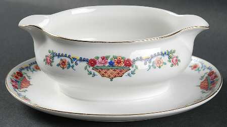 THU44 Gravy Boat with Attached Underplate