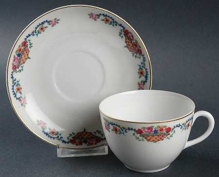THU44 Flat Cup & Saucer Set