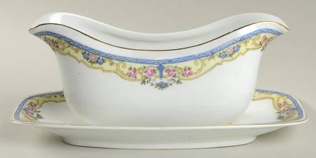 THU56 Gravy Boat with Attached Underplate