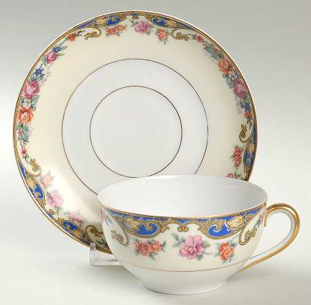 THU76 Flat Cup & Saucer Set