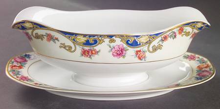 THU76 Gravy Boat with Attached Underplate