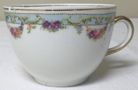 THU77 Footed Cup