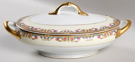 16317 Oval Covered Vegetable