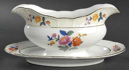 16556 Gravy Boat with Attached Underplate