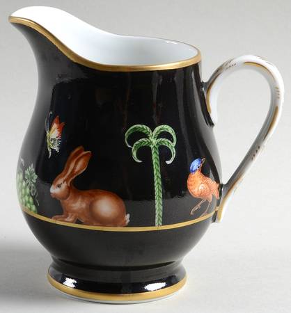 Black Shoulder Creamer