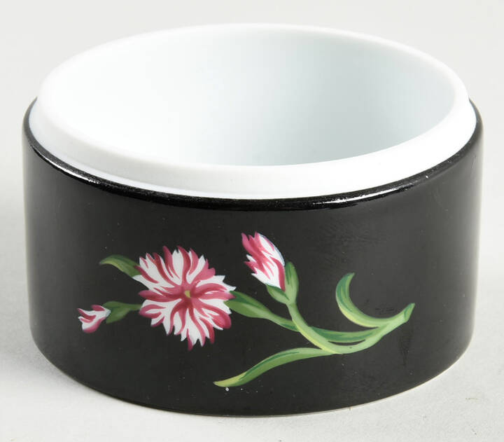 Mrs Delany's Flowers Round Box No Lid