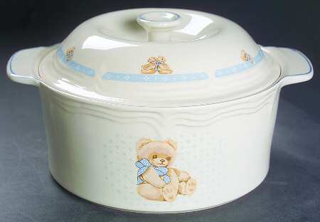 Country Bear 1.5 Qt Round Covered Casserole