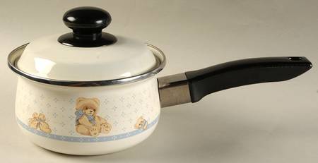 Country Bear 1.5 Quart Metal Covered Saucepan