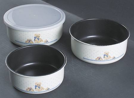 Country Bear 3 Metal Bowls & Plastic Lids(5 7/8",6 5/8",7 1/2")
