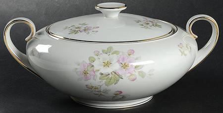 Apple Blossom (White Background) Round Covered Vegetable
