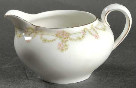Arbutus Creamer