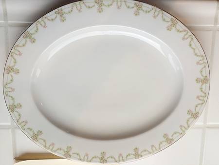 Arbutus 15" Oval Serving Platter